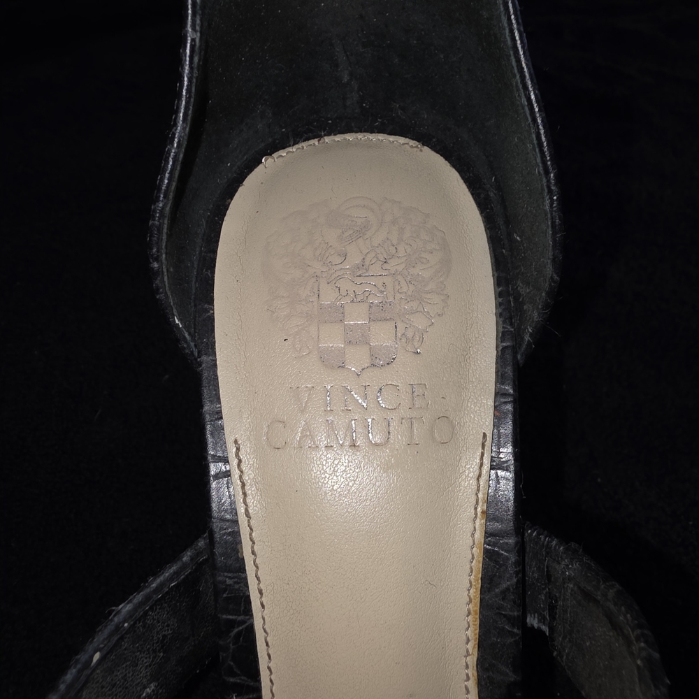 Elegant Black Strappy Sandals - Picture 2 of 7